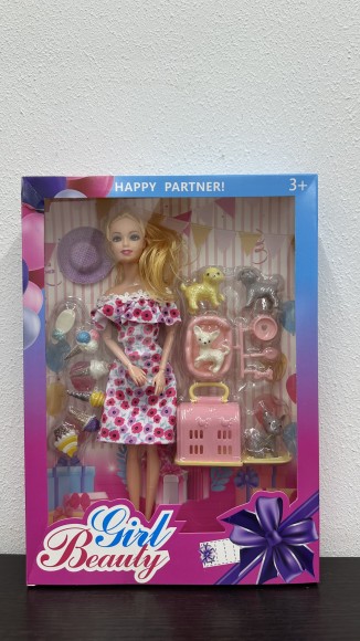 кукла с акссесуар.