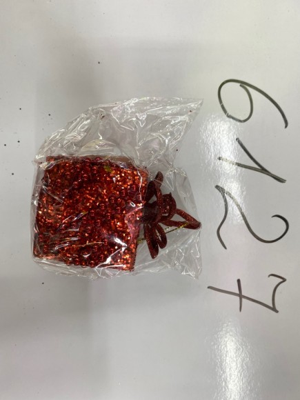 игрушка подарок красный