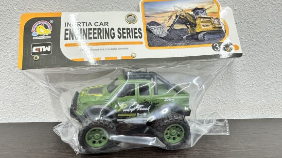 899-25               Джип в пакете. Размер: 13х7х9см.